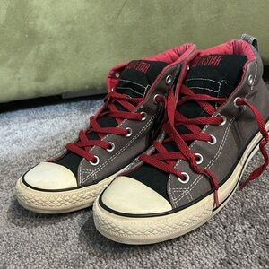 9.5 Men’s converse sneakers red black and grey Y2K Blink 182 Travis Barker shoes